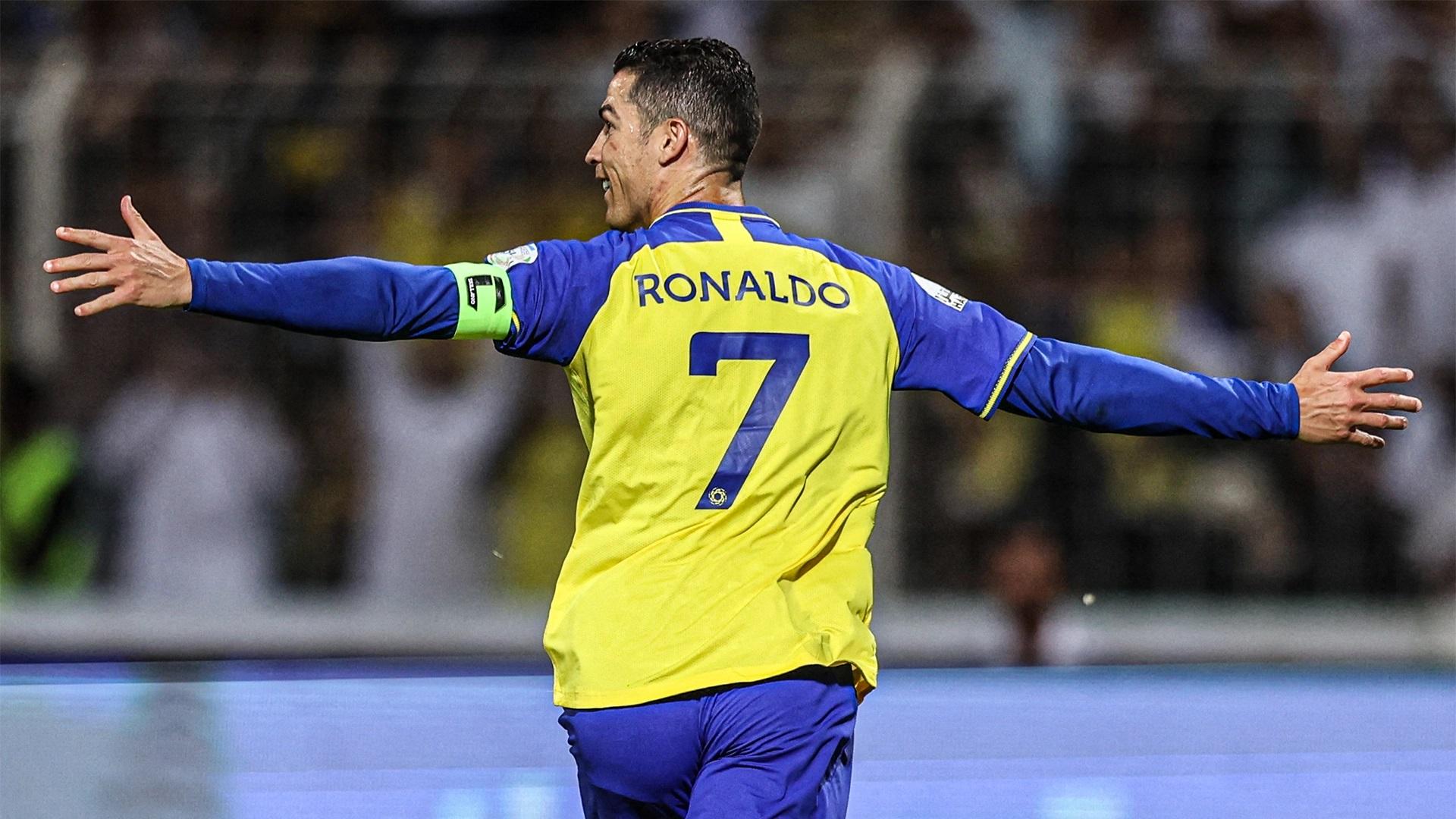 Ronaldo và những thành tích kỷ lục một năm đầy bất ngờ tại Al Nassr