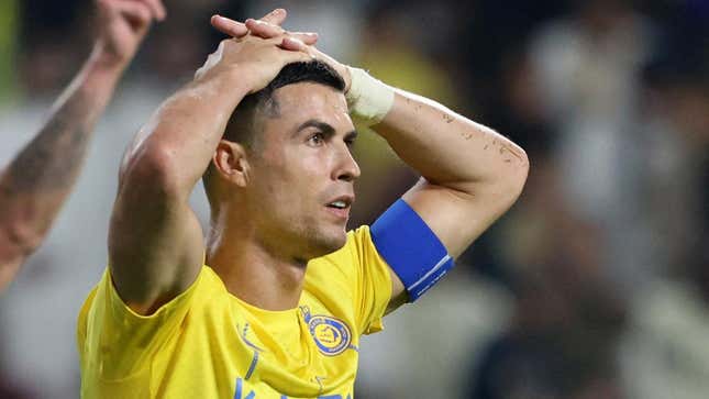  Al Nassr tổn thất nặng nề ra sao khi Ronaldo chính thức nhận án phạt tại Ả Rập?