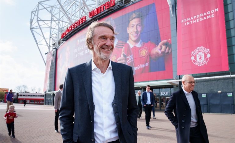  Jim Ratcliffe chính thức sở hữu Man United, mở đường cho nhiều dự án tham dự Champions League