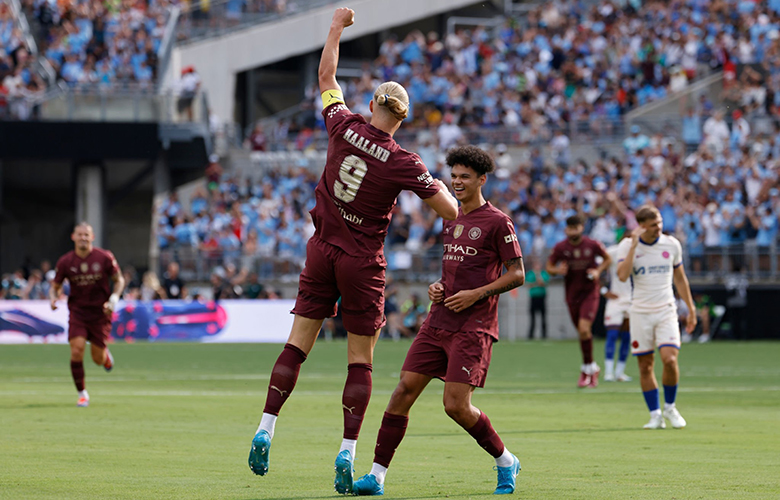  Haaland tỏa sáng với cú hat-trick, Man City ‘làm gỏi’ Chelsea trong trận đại chiến 6 bàn thắng